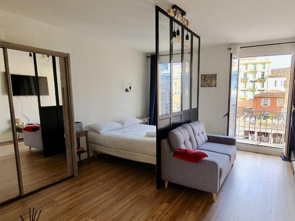 Le Verlaine, Studio En Centre Ville A Deux Minutes Des Plages Menton Zimmer foto
