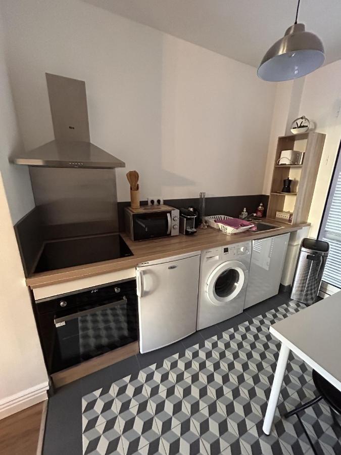 Le Verlaine, Studio En Centre Ville A Deux Minutes Des Plages Menton Exterior foto